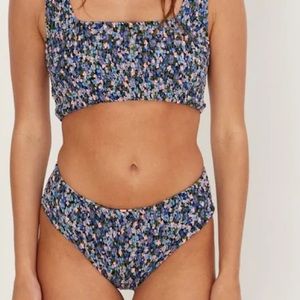 NWOT AILA BLUE FLORAL BIKINI BOTTOM SZ XS Z535-27